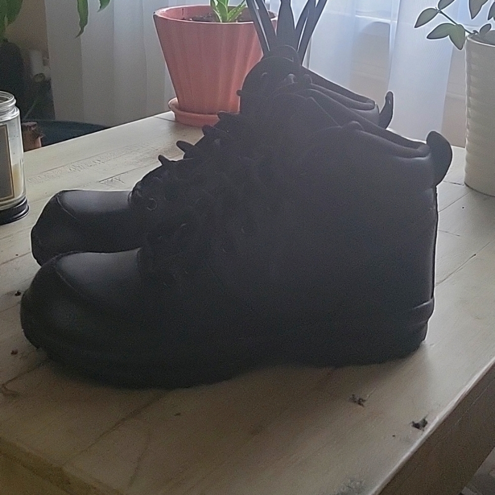 Boys Nike boots
